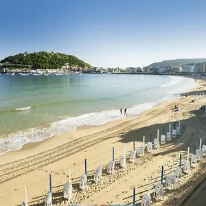 Miramar Luxurious Flat, 3 Double Rooms, Free Parking, Terrace, Completely New San Sebastián